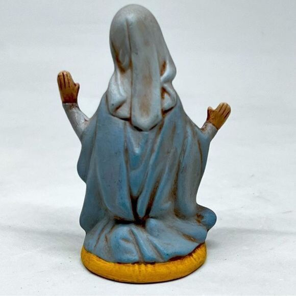 Nativity Scene Mary Figurine Hand Painted Ceramic Replace a Piece in Your Set - Picture 2 of 4